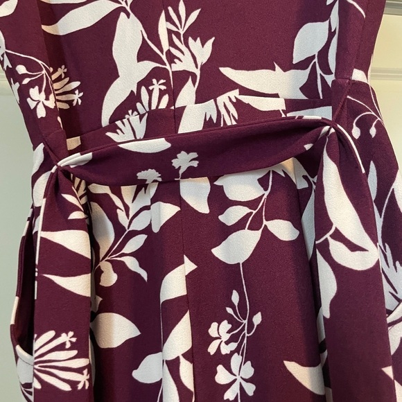 Ann Taylor. Jumpsuit. Size Small Petite. Maroon-plum color - Picture 4 of 5